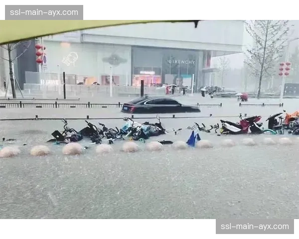 天气预报：曼彻斯特德比赛前突降大雨，湿滑场地或影响技术流打法